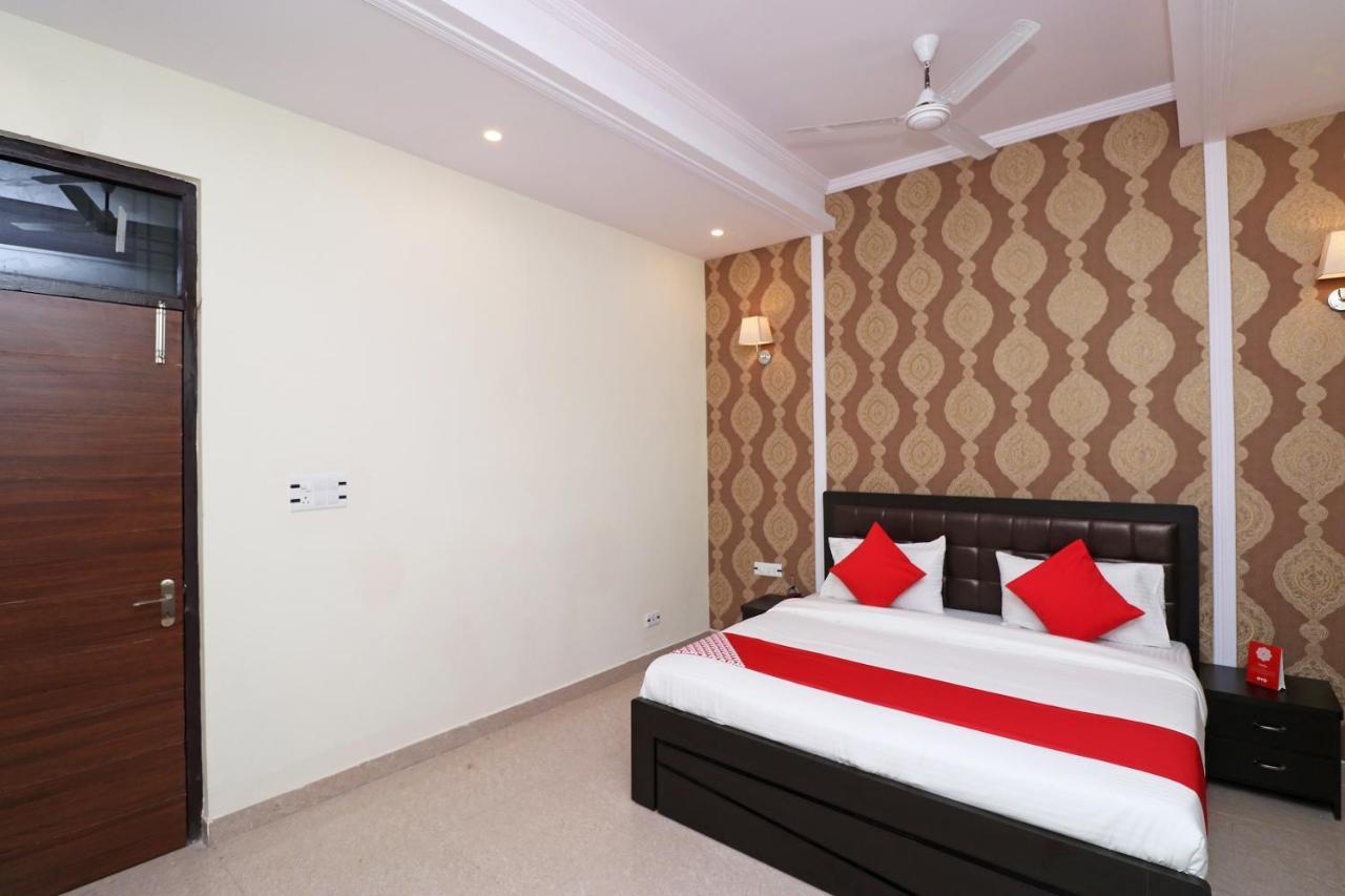 Capital O Hotel Royal Inn Near Gomti Riverfront Park Lucknow Dış mekan fotoğraf