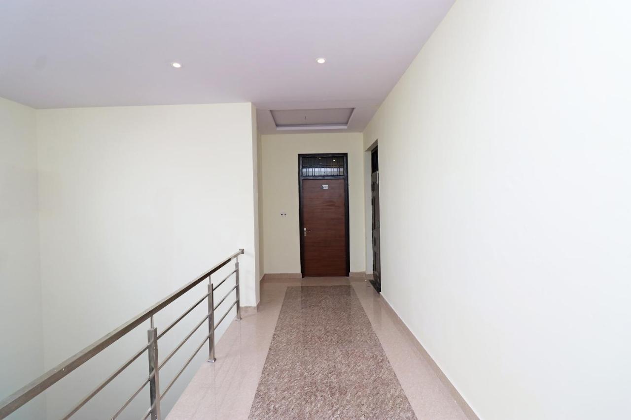 Capital O Hotel Royal Inn Near Gomti Riverfront Park Lucknow Dış mekan fotoğraf