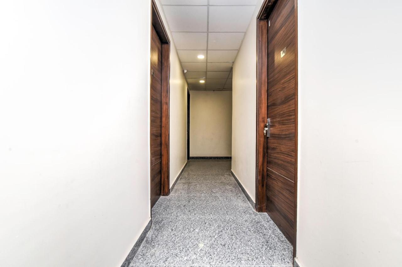 Capital O Hotel Royal Inn Near Gomti Riverfront Park Lucknow Dış mekan fotoğraf