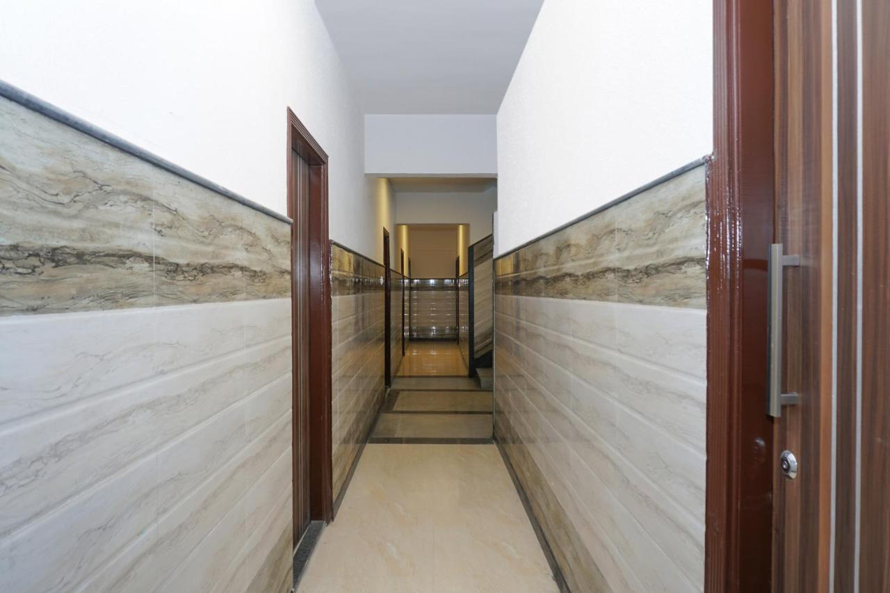 Capital O Hotel Royal Inn Near Gomti Riverfront Park Lucknow Dış mekan fotoğraf